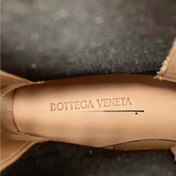 Bottega Veneta Lug Sole Leather Chelsea Boots size 38.5 - Picture 9 of 13